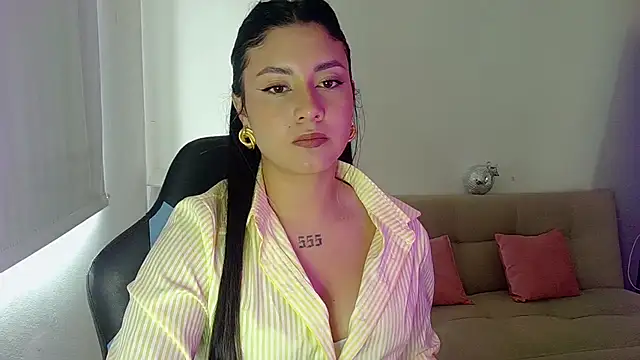 Lia 14  online show from 07/23/26, 04:27