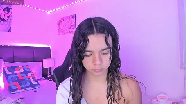 Snapshot of Megan_Miles02 chatting on 11/13/25, 08:19 Megan Miles02 online show from 11/13/25, 08:19