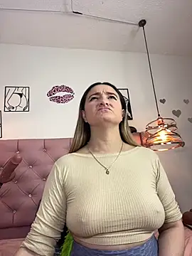 Snapshot of antonella87 chatting on 10/25/25, 07:52 antonella87 online show from 10/25/25, 07:52