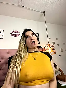 Snapshot of antonella87 chatting on 11/06/25, 10:10 antonella87 online show from 11/06/25, 10:10