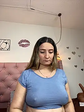 Snapshot of antonella87 chatting on 11/14/25, 11:13 antonella87 online show from 11/14/25, 11:13