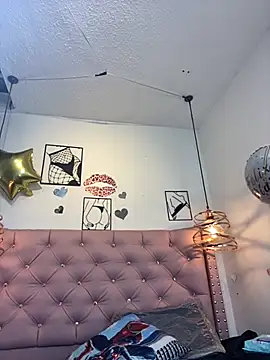 Snapshot of antonella87 chatting on 11/27/25, 08:22 antonella87 online show from 11/27/25, 08:22