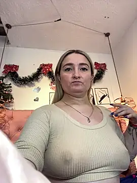 Snapshot of antonella87 chatting on 12/16/25, 09:42 antonella87 online show from 12/16/25, 09:42