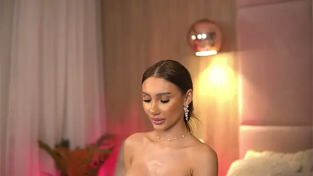 Snapshot of AvaHeath chatting on 03/18/25, 01:32 AvaHeath online show from 03/18/25, 01:32