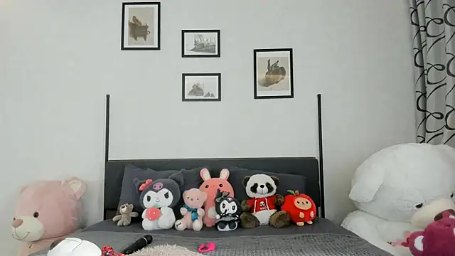 Snapshot of dolly_ll chatting on 03/19/25, 01:18 dolly ll online show from 03/19/25, 01:18