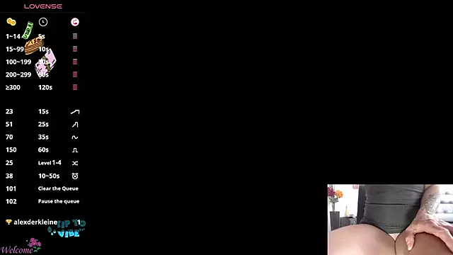 Snapshot of ViickySexy chatting on 01/10/25, 07:43 ViickySexy online show from 01/10/25, 07:43