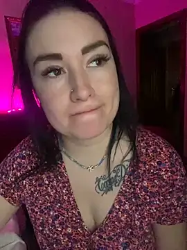 Snapshot of Roxana_Bell chatting on 01/24/25, 12:10 Roxana Bell online show from 01/24/25, 12:10