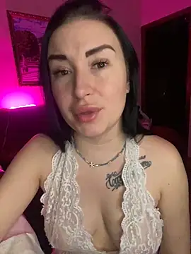 Snapshot of Roxana_Bell chatting on 01/31/25, 05:10 Roxana Bell online show from 01/31/25, 05:10
