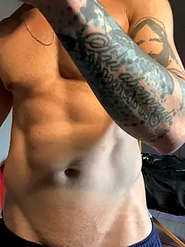 Snapshot of MachineDien chatting on 09/28/25, 06:35 MachineDien online show from 09/28/25, 06:35