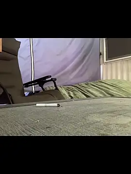 Snapshot of BobbyQ29 chatting on 11/26/25, 02:18 BobbyQ29 online show from 11/26/25, 02:18