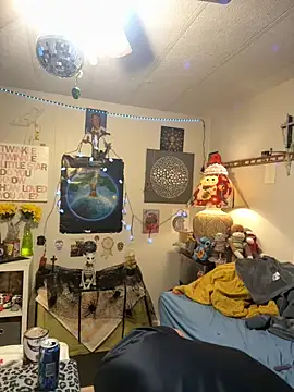 Snapshot of BobbyQ29 chatting on 12/15/25, 08:40 BobbyQ29 online show from 12/15/25, 08:40