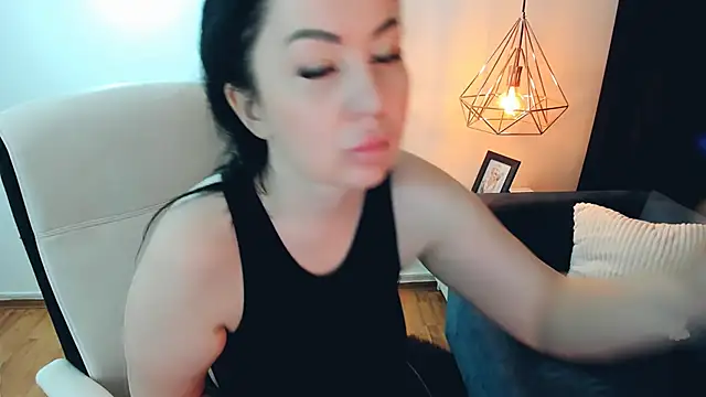 Snapshot of LayaFlow chatting on 03/04/26, 09:15 LayaFlow online show from 03/04/26, 09:15