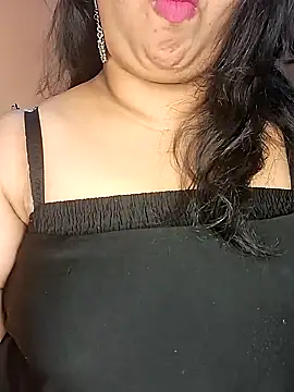 Snapshot of Ravina_patil1 chatting on 01/18/25, 03:49 Ravina patil1 online show from 01/18/25, 03:49