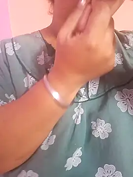 Snapshot of Ravina_patil1 chatting on 02/07/25, 07:50 Ravina patil1 online show from 02/07/25, 07:50