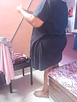 Snapshot of Ravina_patil1 chatting on 02/16/25, 12:30 Ravina patil1 online show from 02/16/25, 12:30