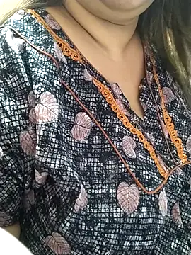 Snapshot of Ravina_patil1 chatting on 02/25/25, 03:27 Ravina patil1 online show from 02/25/25, 03:27