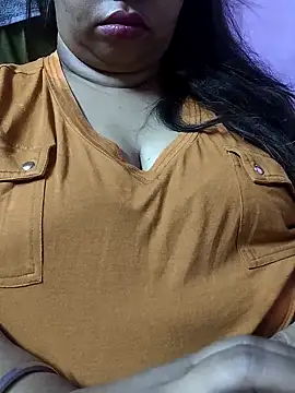 Snapshot of Ravina_patil1 chatting on 09/20/25, 05:03 Ravina patil1 online show from 09/20/25, 05:03