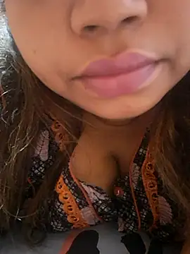 Snapshot of Ravina_patil1 chatting on 10/07/25, 10:56 Ravina patil1 online show from 10/07/25, 10:56