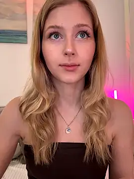 LunaRase online show from 11/29/25, 10:18