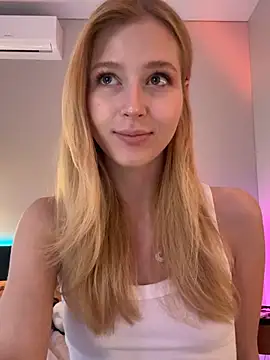 LunaRase online show from 05/21/26, 10:22