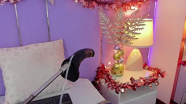 SophyRuiz  online show from 12/18/25, 12:00