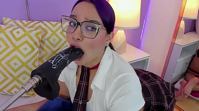 SophyRuiz  online show from 02/09/26, 12:09