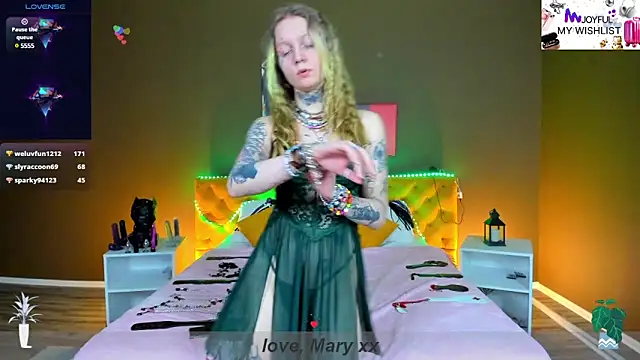 Snapshot of Mary_Xextra chatting on 01/29/25, 07:46 Mary Xextra online show from 01/29/25, 07:46