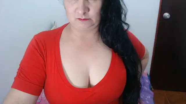 Snapshot of Ashyle chatting on 12/14/25, 09:19 Ashyle online show from 12/14/25, 09:19