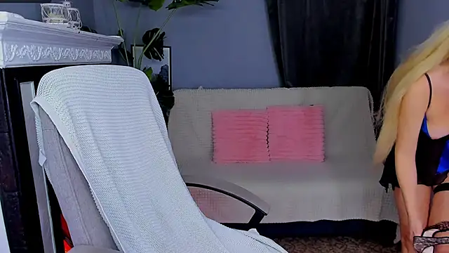 Snapshot of Anny_Jey_ chatting on 01/17/25, 12:20 Anny Jey online show from 01/17/25, 12:20