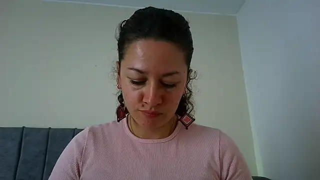 Snapshot of ArtesanaMK chatting on 10/30/25, 06:08 ArtesanaMK online show from 10/30/25, 06:08