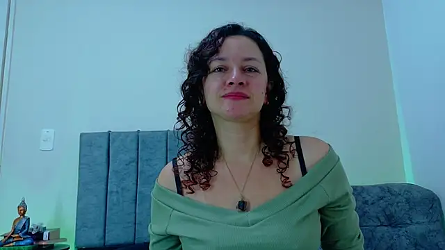 Snapshot of ArtesanaMK chatting on 11/18/25, 11:25 ArtesanaMK online show from 11/18/25, 11:25