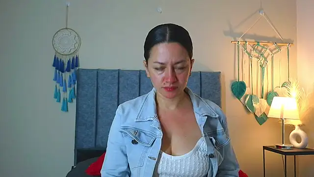 Snapshot of ArtesanaMK chatting on 11/19/25, 10:26 ArtesanaMK online show from 11/19/25, 10:26