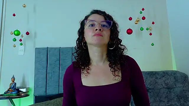 Snapshot of ArtesanaMK chatting on 11/21/25, 06:39 ArtesanaMK online show from 11/21/25, 06:39