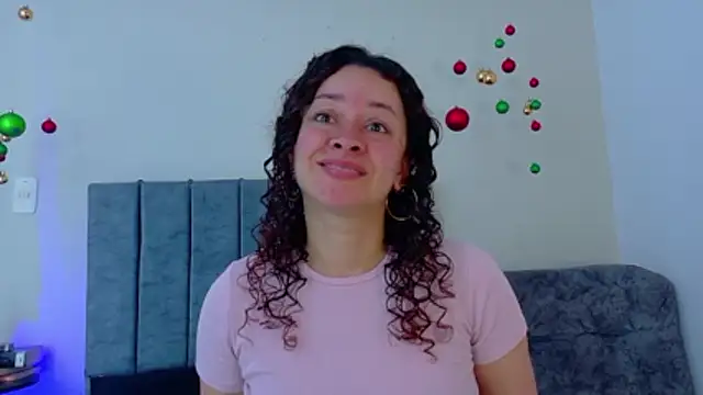 Snapshot of ArtesanaMK chatting on 12/01/25, 05:29 ArtesanaMK online show from 12/01/25, 05:29