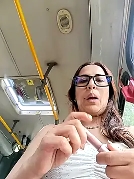 Snapshot of Lena-32 chatting on 01/29/25, 03:47 Lena-32 online show from 01/29/25, 03:47