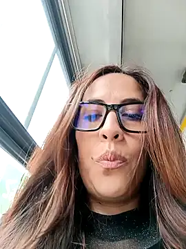 Snapshot of Lena-32 chatting on 02/13/25, 03:24 Lena-32 online show from 02/13/25, 03:24