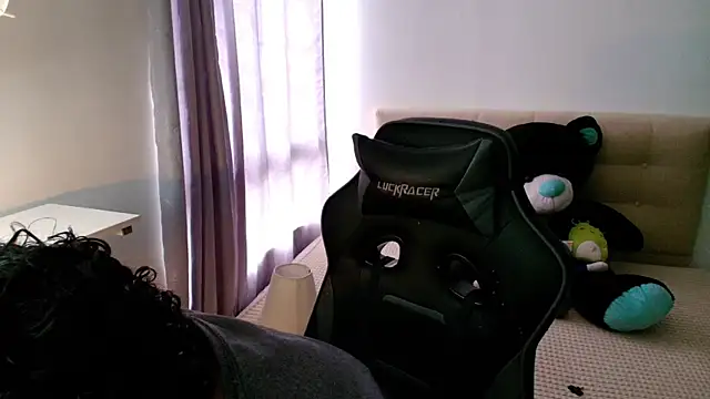 Snapshot of _nickconnor01 chatting on 12/12/24, 09:15 nickconnor01 online show from 12/12/24, 09:15