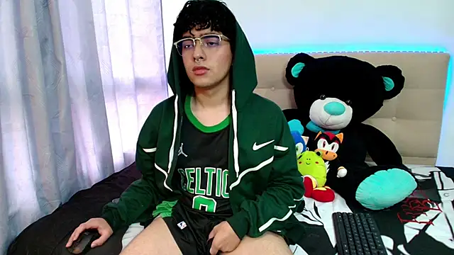 Snapshot of _nickconnor01 chatting on 12/15/24, 10:04 nickconnor01 online show from 12/15/24, 10:04