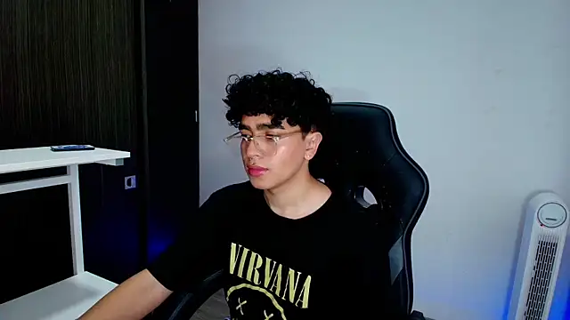 Snapshot of _nickconnor01 chatting on 02/05/25, 08:57 nickconnor01 online show from 02/05/25, 08:57