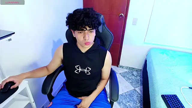 Snapshot of _nickconnor01 chatting on 03/14/25, 12:32 nickconnor01 online show from 03/14/25, 12:32