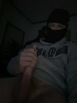 Snapshot of slade_ chatting on 02/12/26, 01:22 slade online show from 02/12/26, 01:22