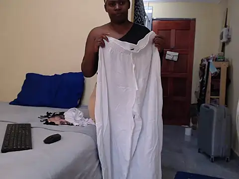 Snapshot of SALTRYHIPS29x chatting on 02/21/25, 09:45 SALTRYHIPS29x online show from 02/21/25, 09:45