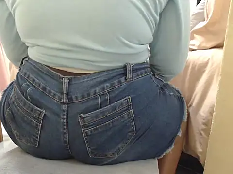 Snapshot of SALTRYHIPS29x chatting on 11/21/25, 07:56 SALTRYHIPS29x online show from 11/21/25, 07:56