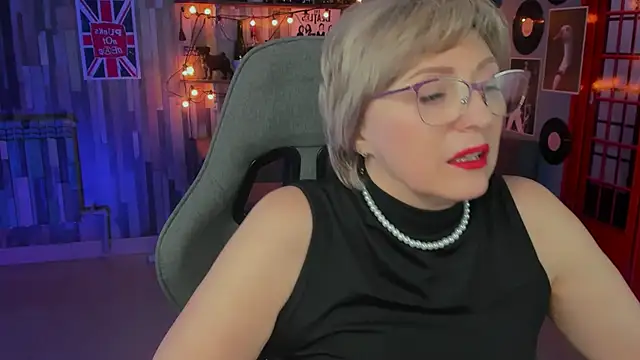 sugar vivien online show from 02/13/25, 07:21