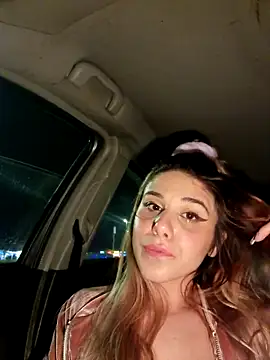 Snapshot of LeylaRosse chatting on 03/11/25, 07:58 LeylaRosse online show from 03/11/25, 07:58