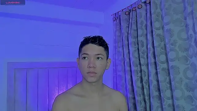Snapshot of JulianRose_1 chatting on 01/22/25, 11:23 JulianRose 1 online show from 01/22/25, 11:23