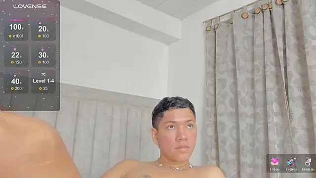Snapshot of JulianRose_1 chatting on 02/12/25, 02:32 JulianRose 1 online show from 02/12/25, 02:32