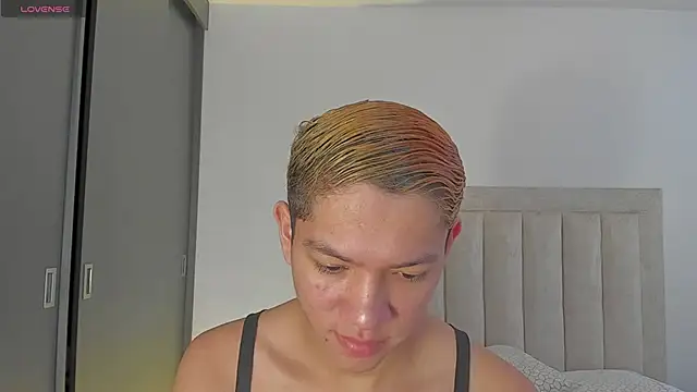 JulianRose 1 online show from 11/26/25, 12:17