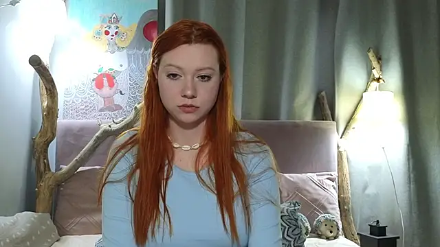 Snapshot of MileyMiller chatting on 04/26/26, 02:04 MileyMiller online show from 04/26/26, 02:04