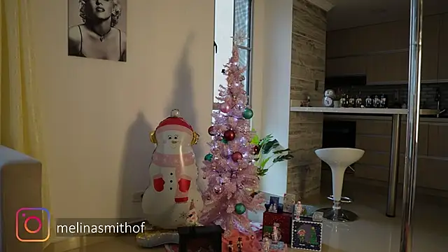 Snapshot of Melina-Smith chatting on 12/07/24, 10:50 Melina-Smith online show from 12/07/24, 10:50